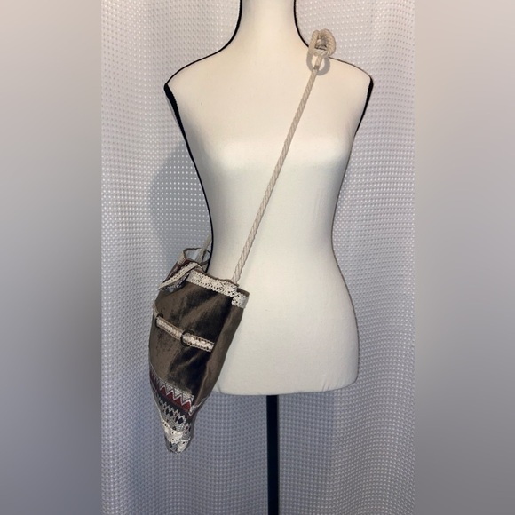 Women’s Hand Made brown Velvety Corduroy Fabric crossbody Bag, cotton lace - Picture 12 of 14